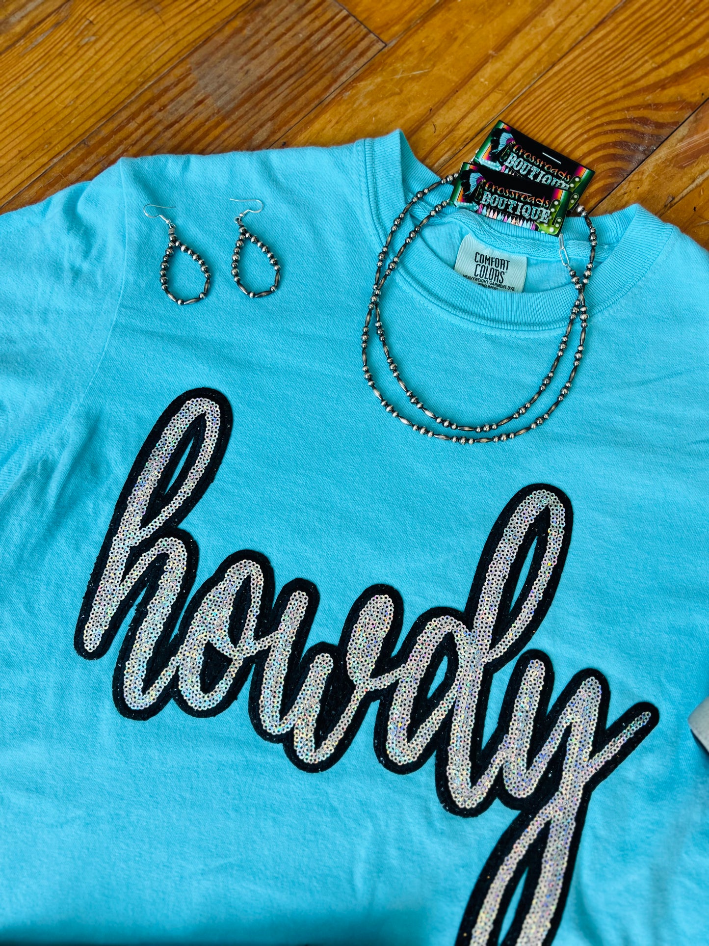 HOWDY Sequin Patch Pink Comfort Color Tee